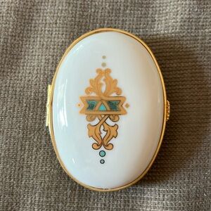 Lenox hinged jewelry oval box